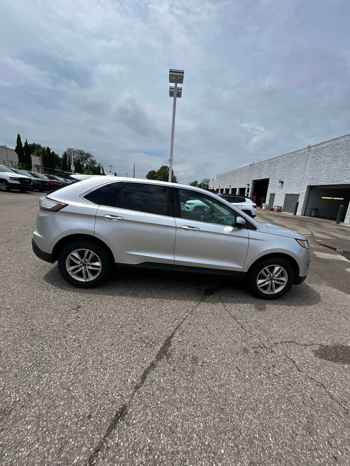 Thumbnail: 2017 Ford Edge - 13