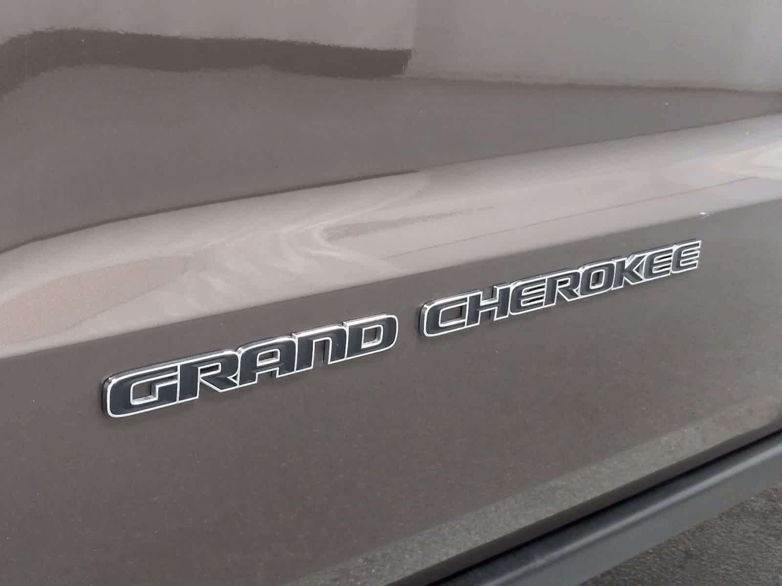 Thumbnail: 2019 Jeep Grand Cherokee - 13