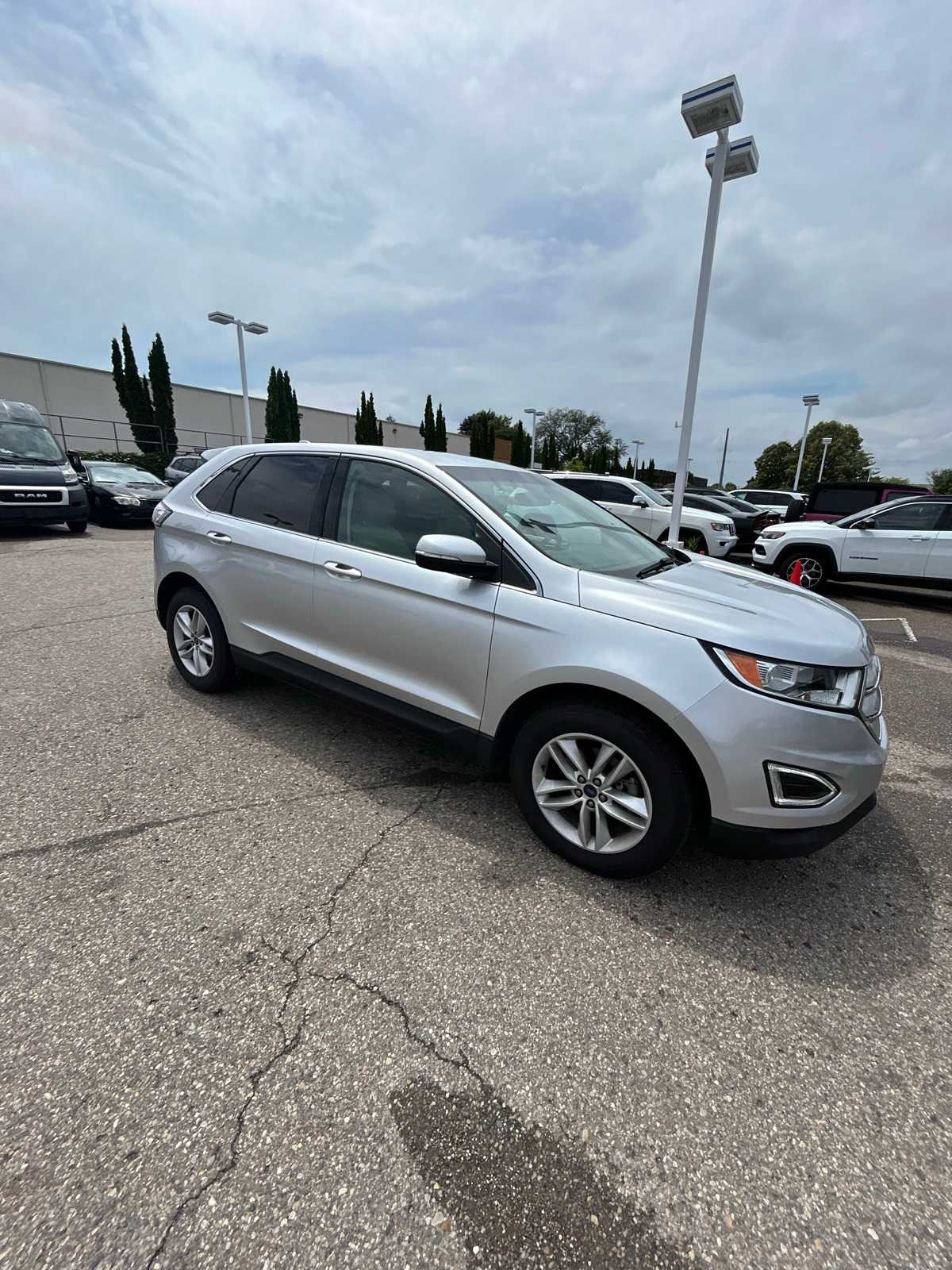 Thumbnail: 2017 Ford Edge - 11