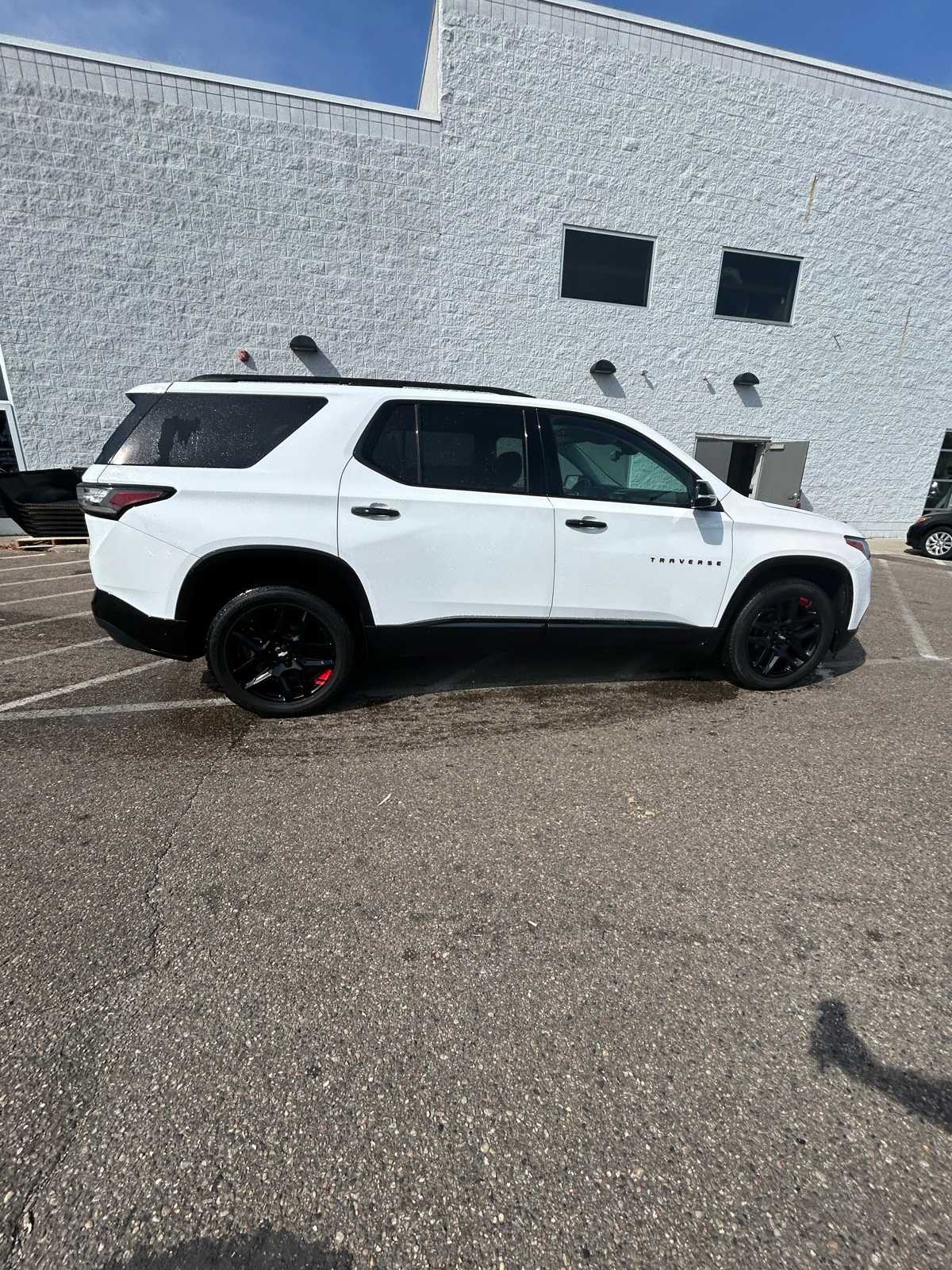 Thumbnail: 2020 Chevrolet Traverse - 14