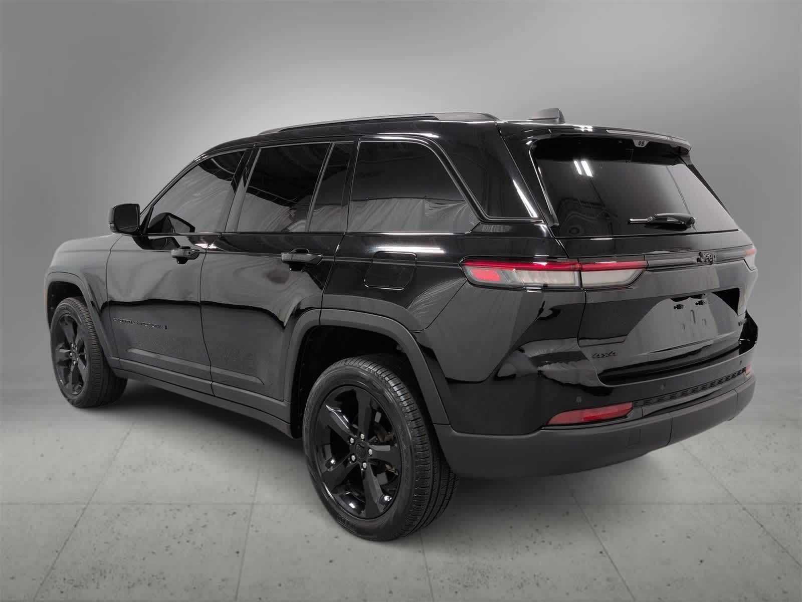 Thumbnail: 2023 Jeep Grand Cherokee - 6