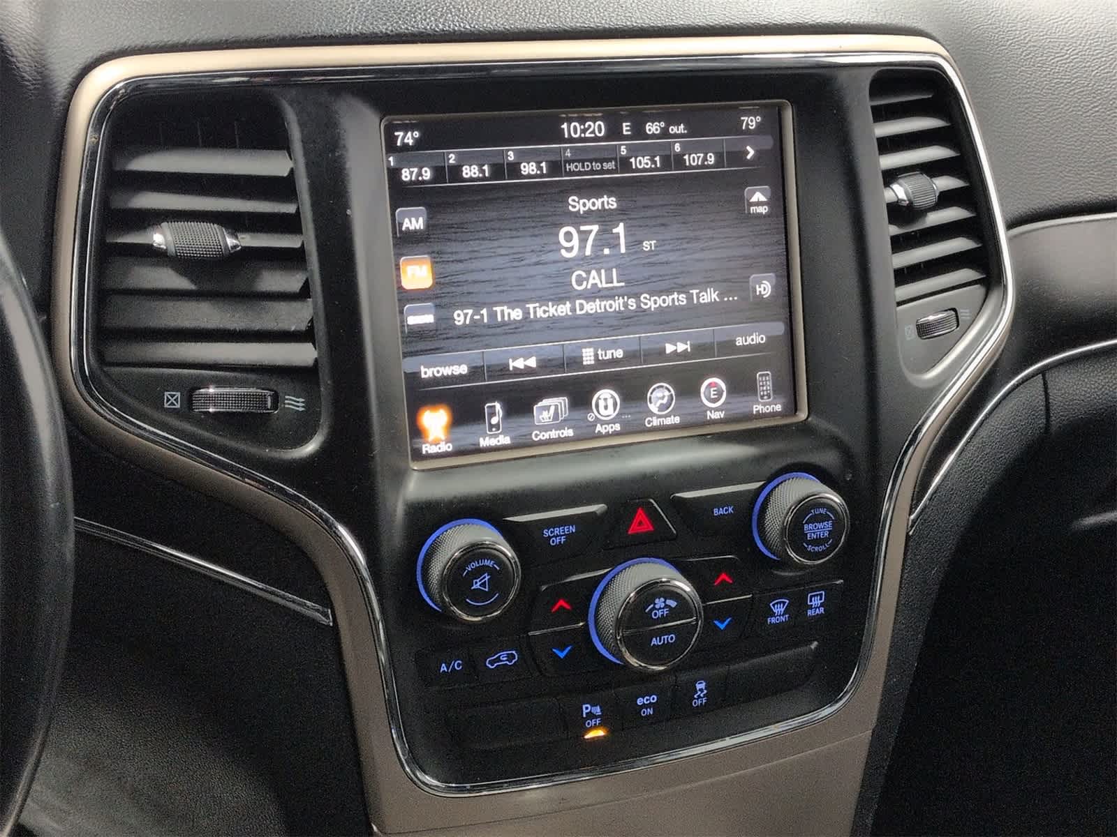 Thumbnail: 2015 Jeep Grand Cherokee - 30