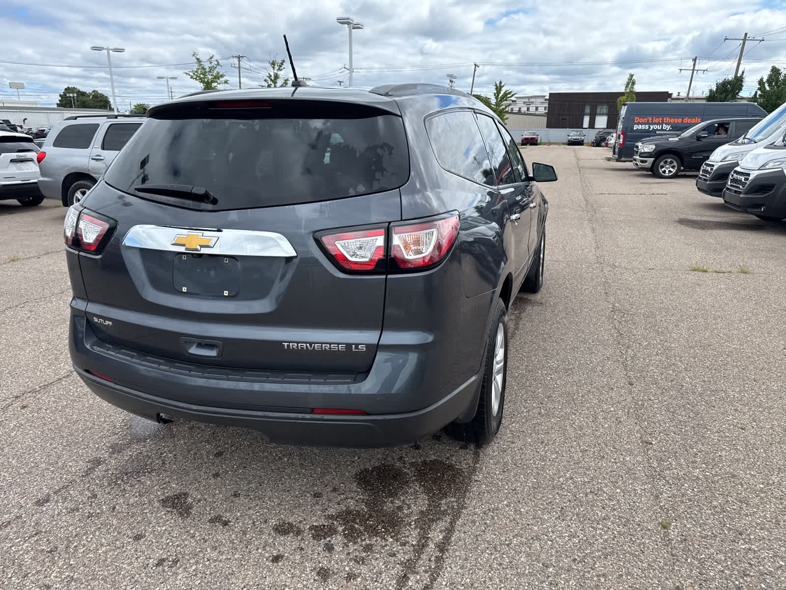 Thumbnail: 2014 Chevrolet Traverse - 18