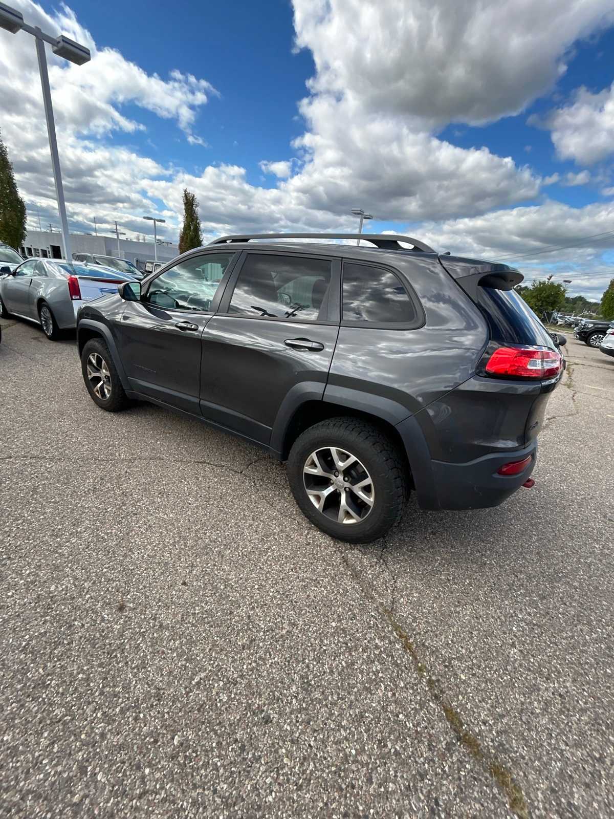 Thumbnail: 2015 Jeep Cherokee - 20