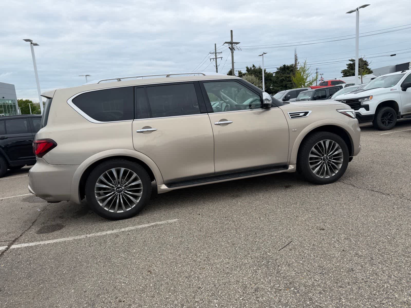 Thumbnail: 2019 INFINITI QX80 - 17