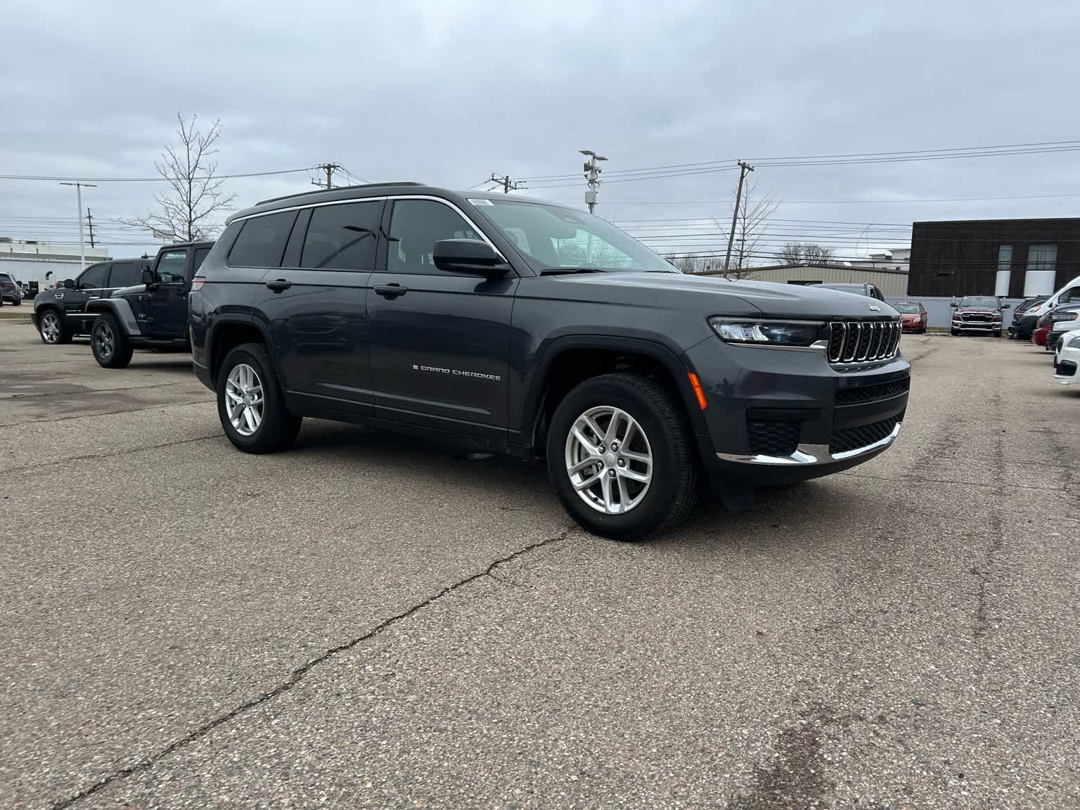 Thumbnail: 2024 Jeep Grand Cherokee L - 10