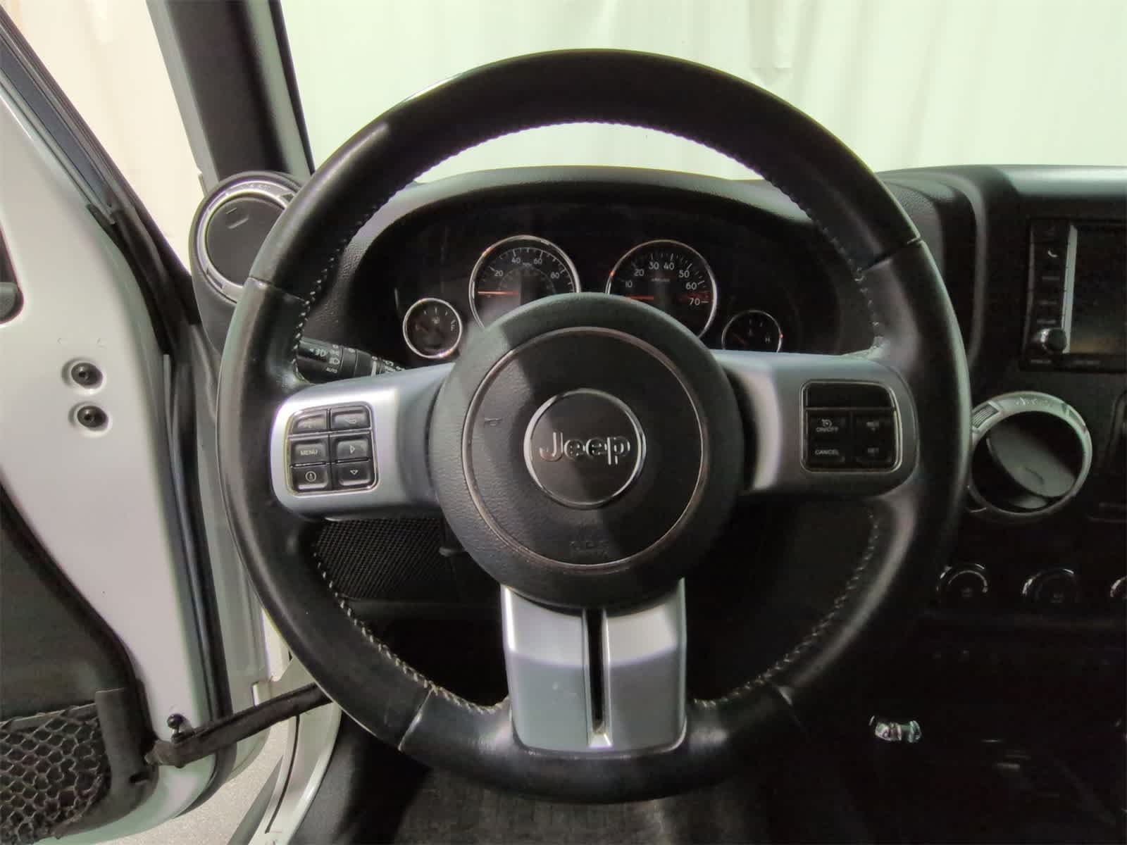 Thumbnail: 2017 Jeep Wrangler - 23