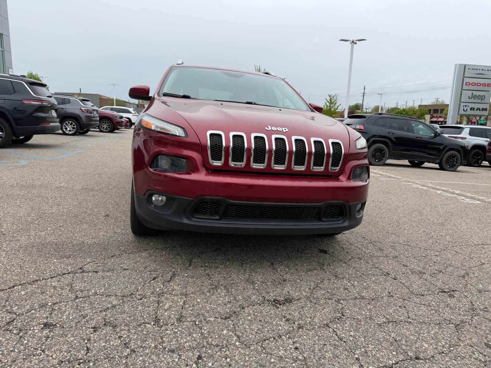 Thumbnail: 2015 Jeep Cherokee - 8