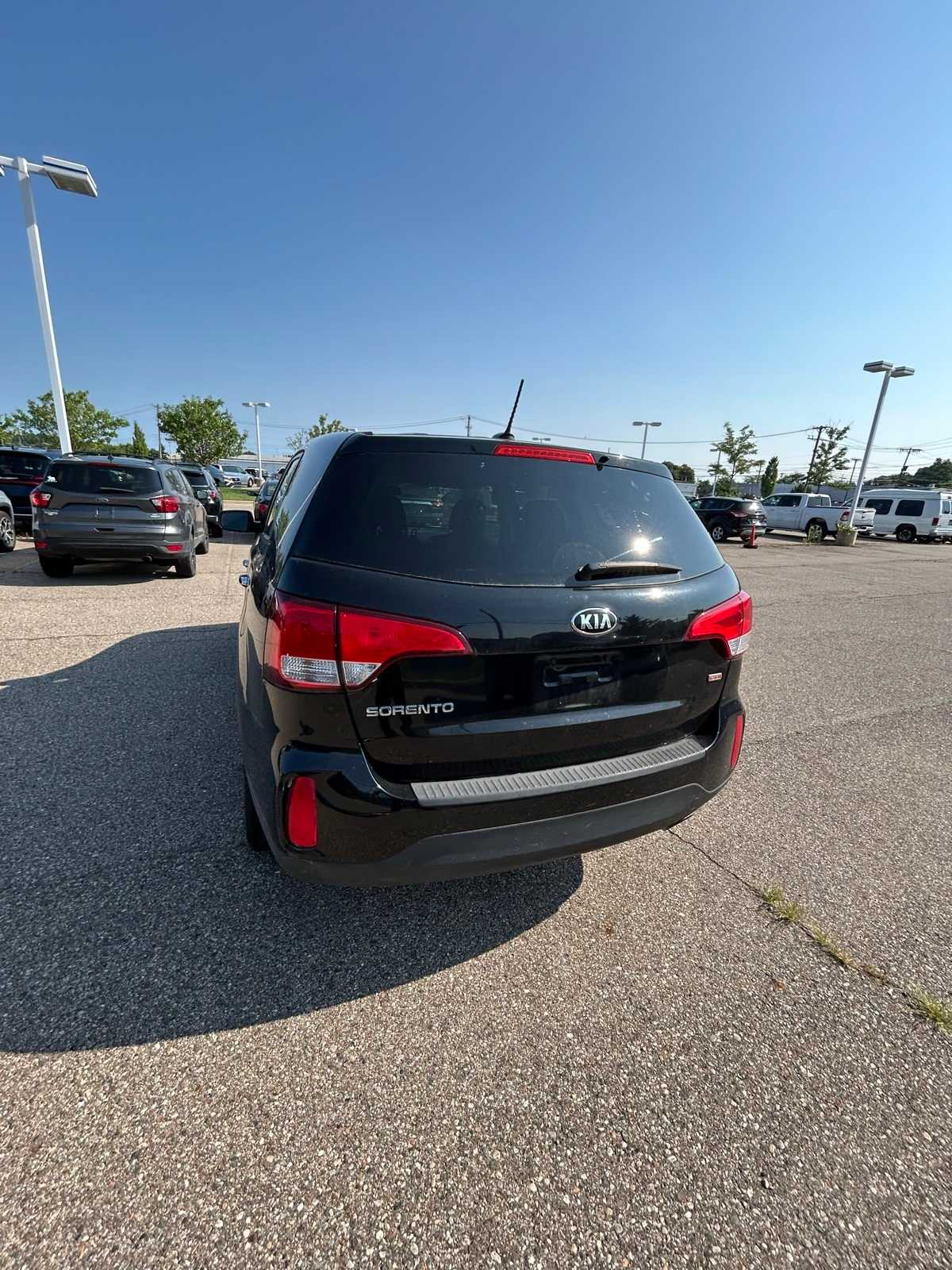 Thumbnail: 2015 Kia Sorento - 18