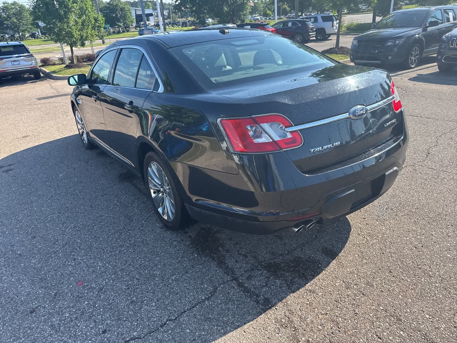 Thumbnail: 2010 Ford Taurus - 25