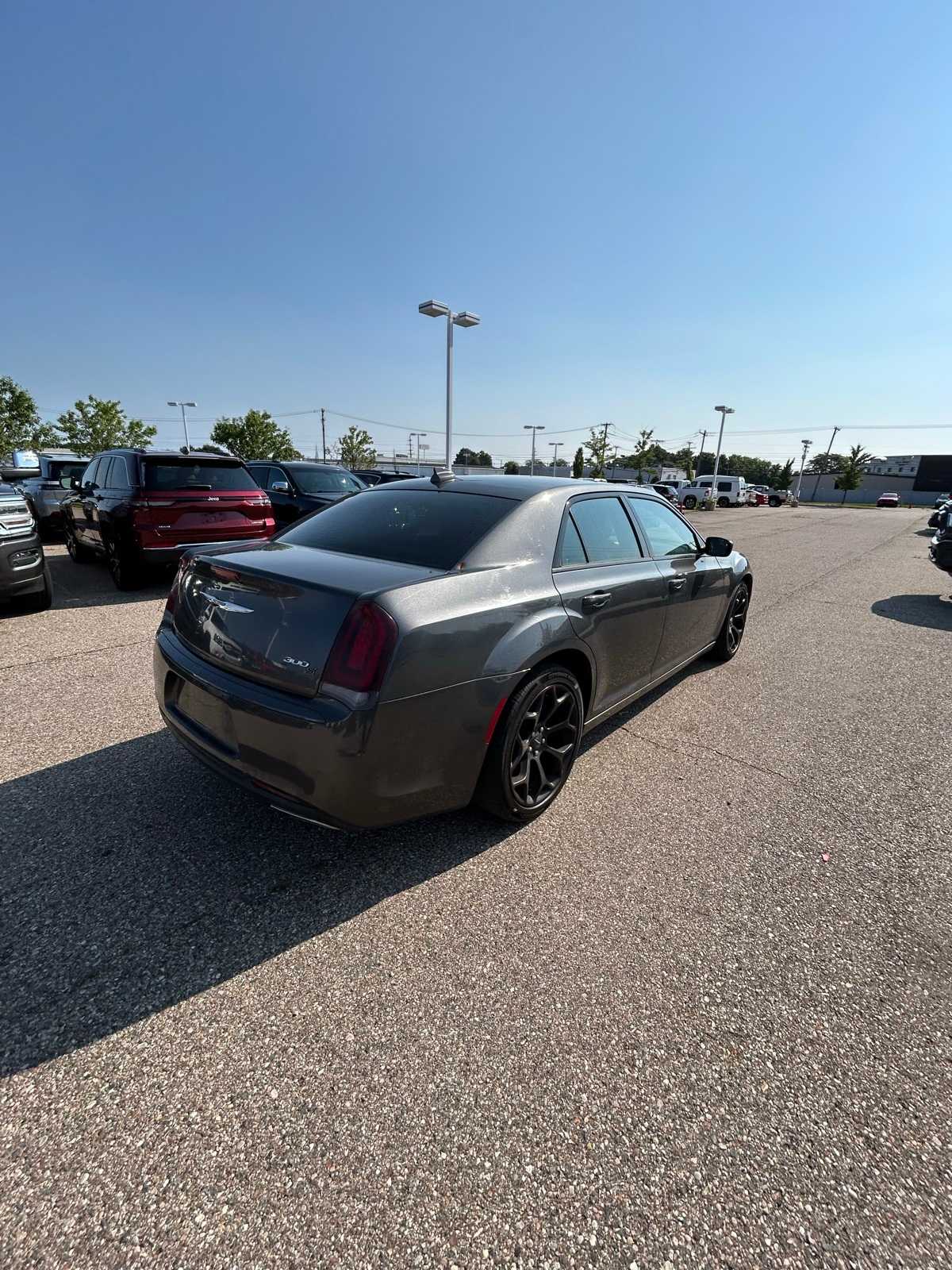 Thumbnail: 2019 Chrysler 300 - 18