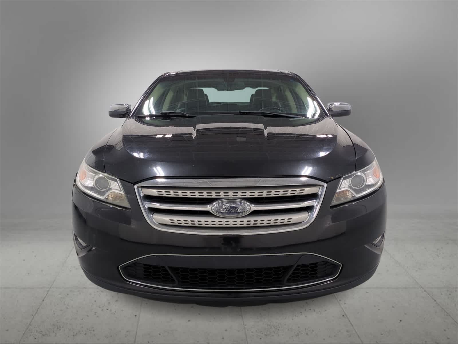 Thumbnail: 2010 Ford Taurus - 3