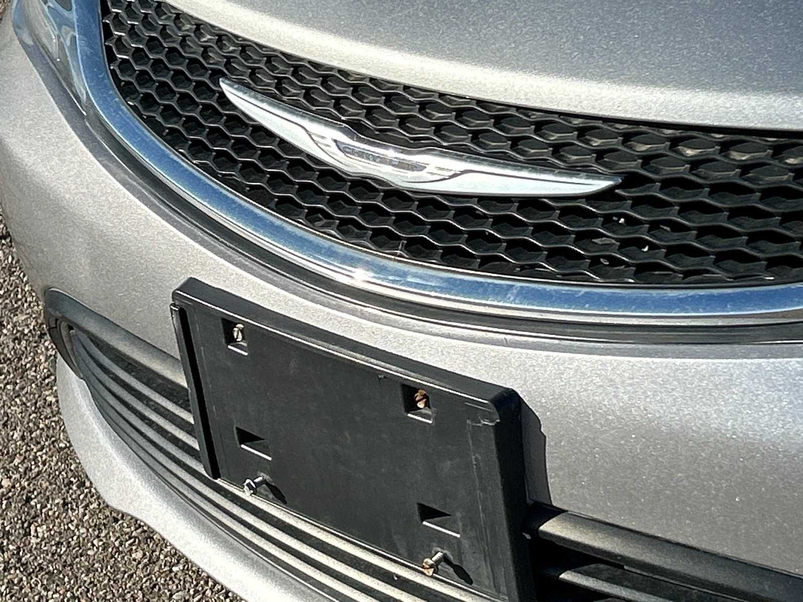 Thumbnail: 2015 Chrysler 200 - 32