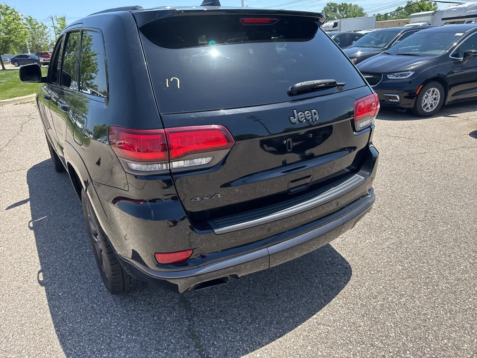 Thumbnail: 2018 Jeep Grand Cherokee - 25
