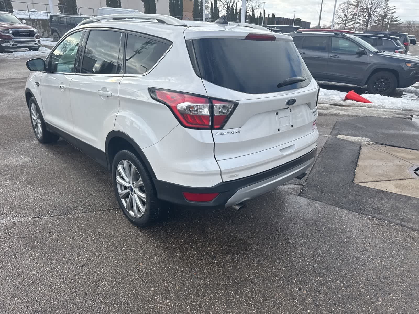 Thumbnail: 2018 Ford Escape - 17