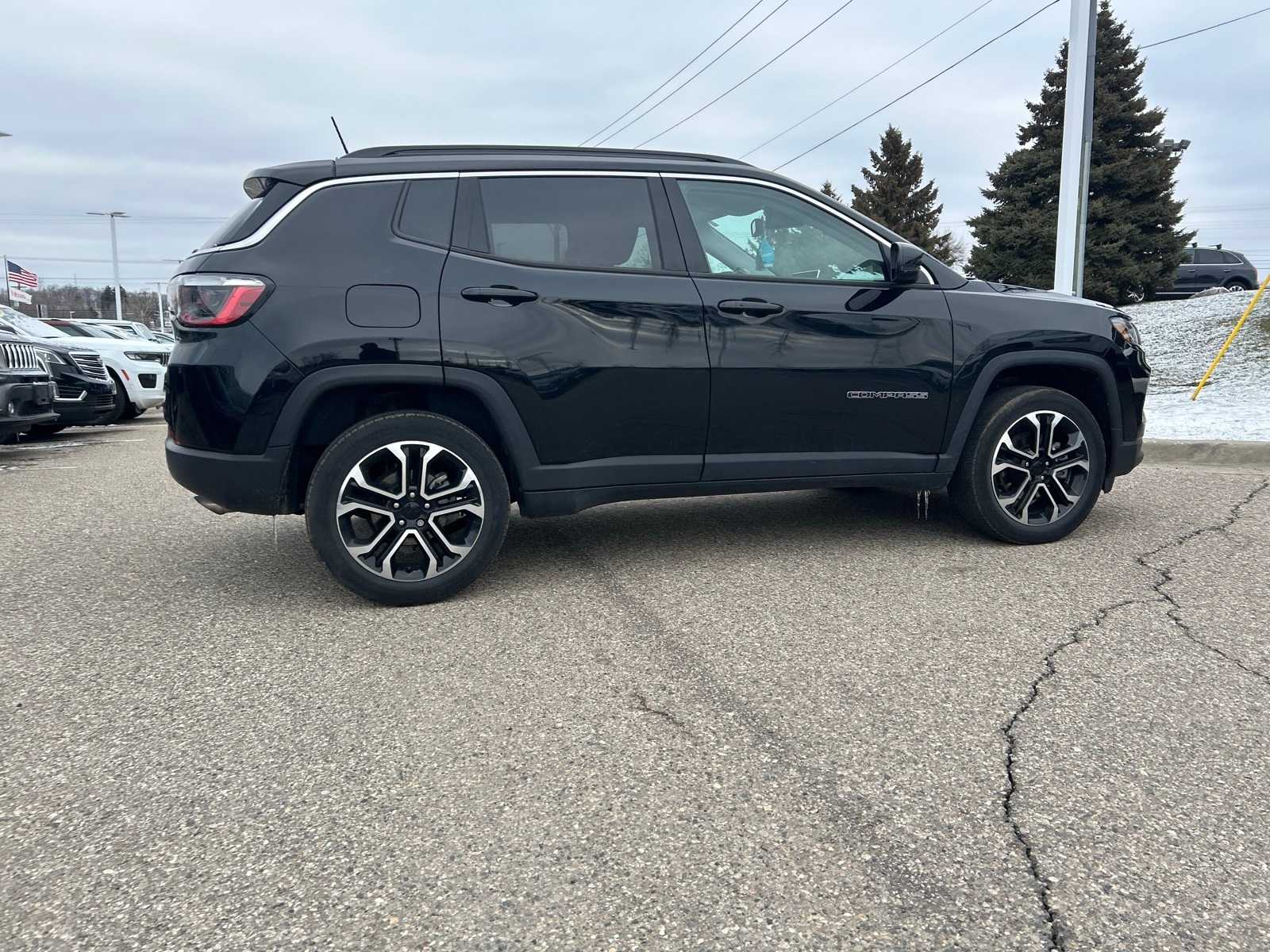 Thumbnail: 2022 Jeep Compass - 15