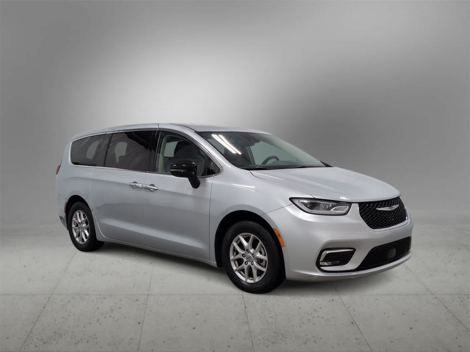 Thumbnail: 2024 Chrysler Pacifica - 2