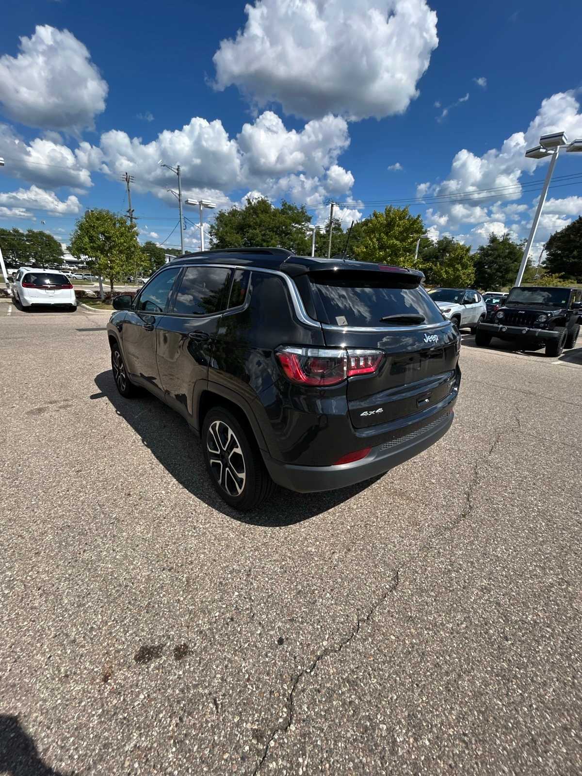 Thumbnail: 2022 Jeep Compass - 23