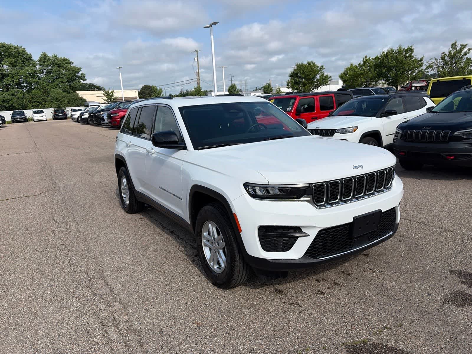 Thumbnail: 2023 Jeep Grand Cherokee - 7