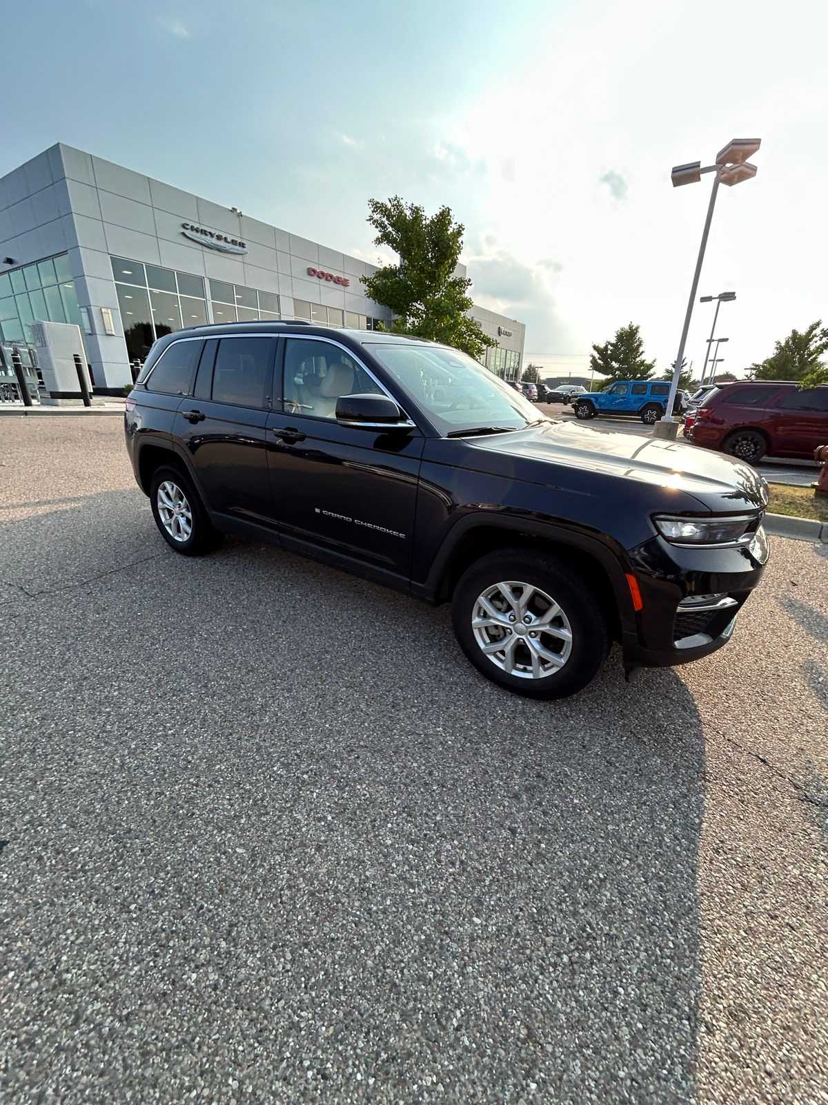 Thumbnail: 2023 Jeep Grand Cherokee - 10