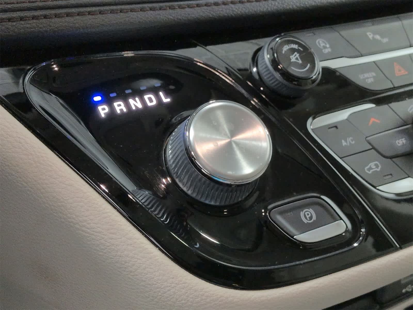 Thumbnail: 2017 Chrysler Pacifica - 36