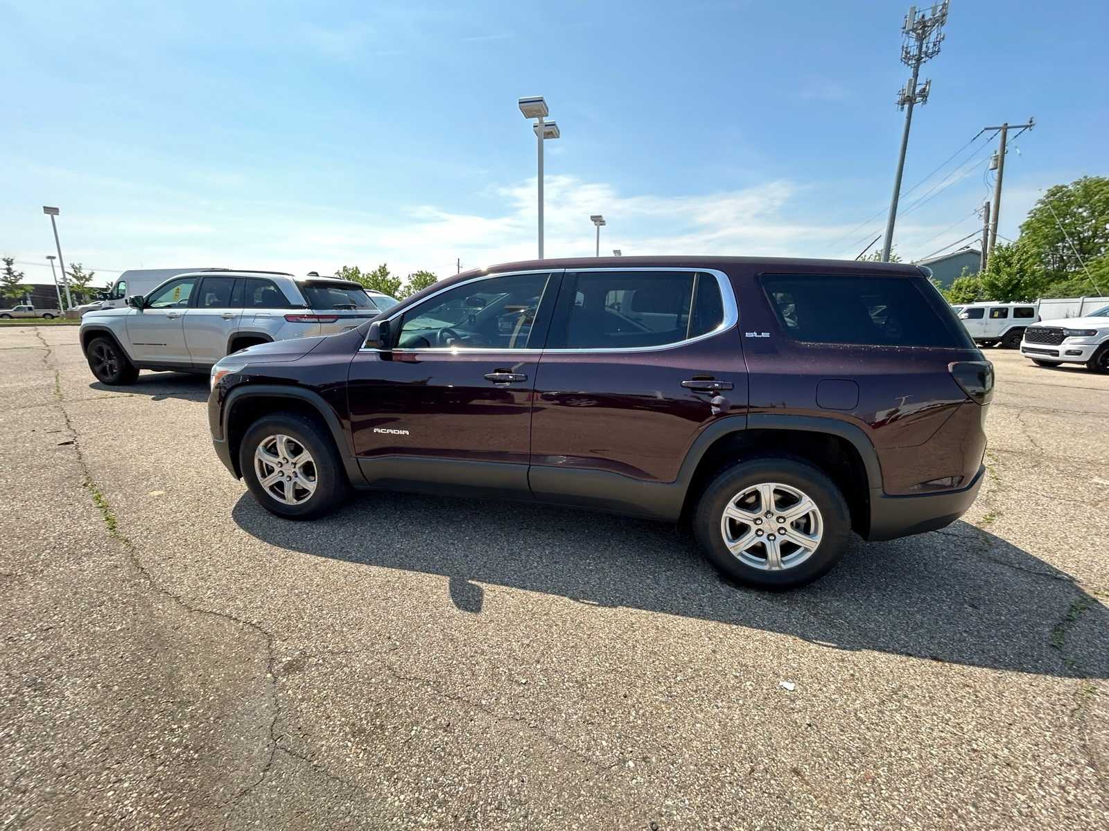 2017 GMC Acadia SLE 26