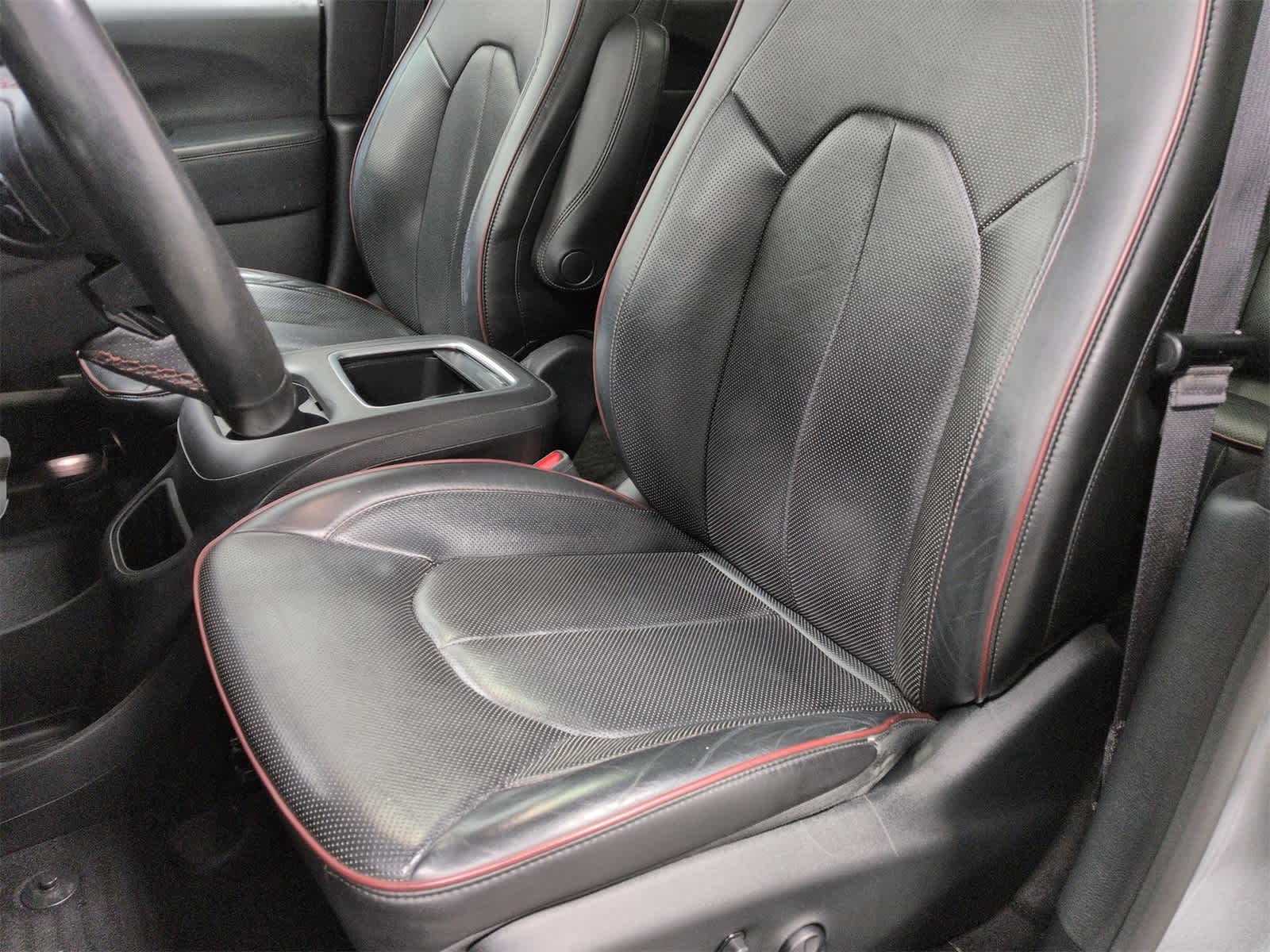 Thumbnail: 2020 Chrysler Pacifica - 17