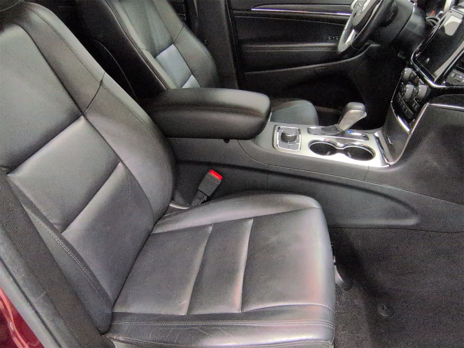 Thumbnail: 2020 Jeep Grand Cherokee - 24