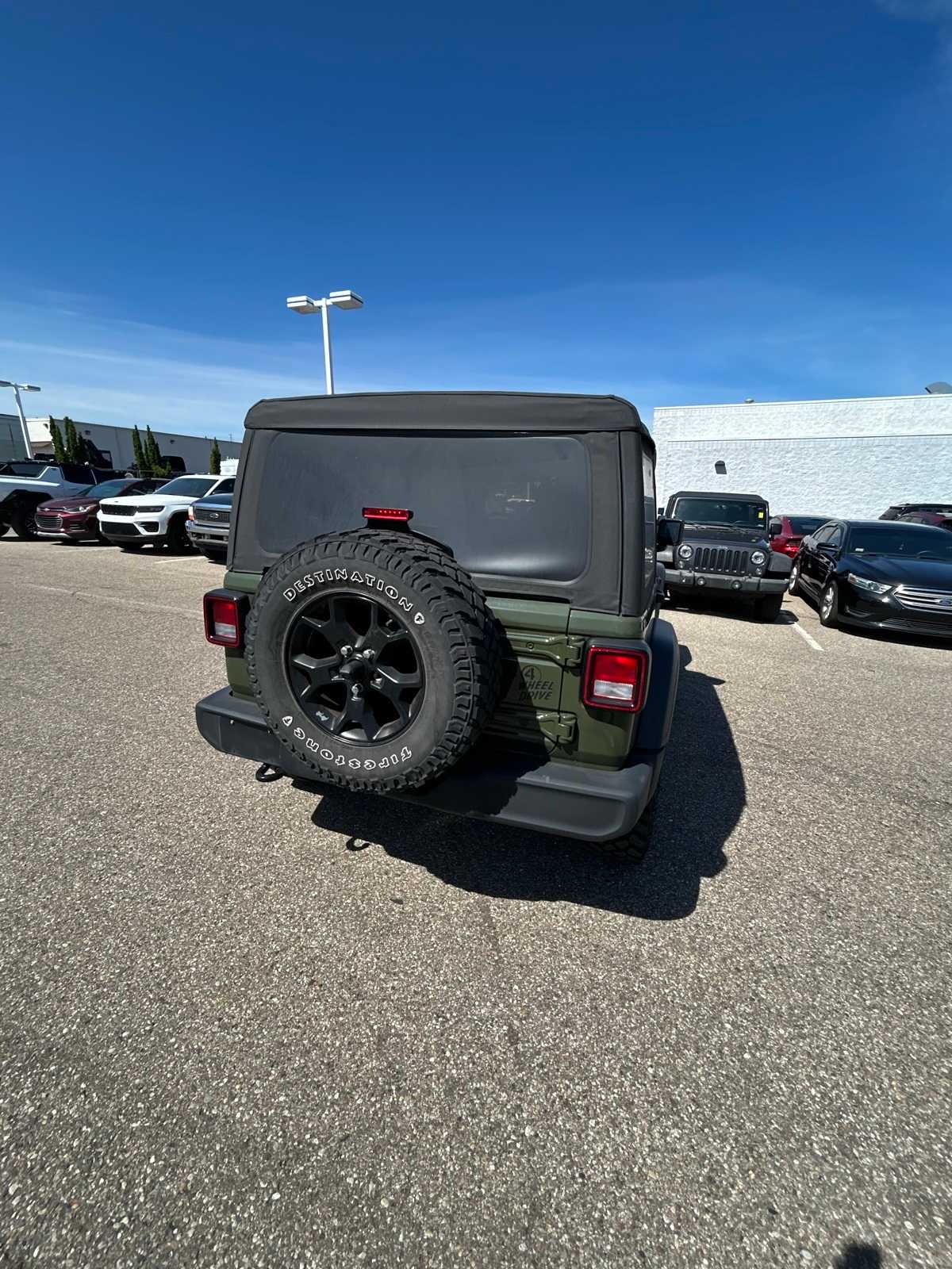 Thumbnail: 2021 Jeep Wrangler - 22