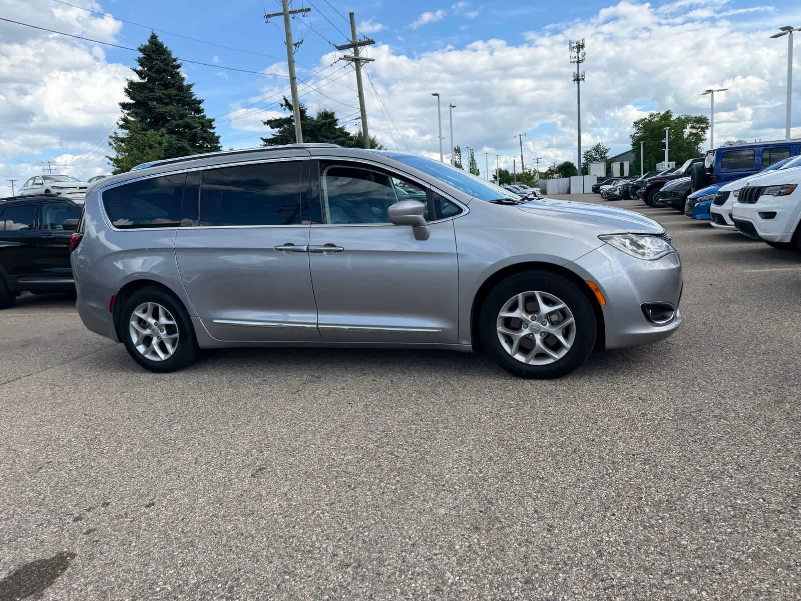 Thumbnail: 2018 Chrysler Pacifica - 13