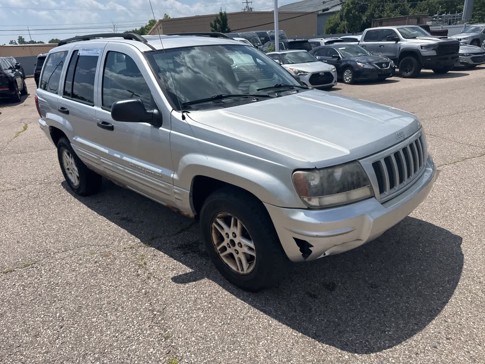 Thumbnail: 2004 Jeep Grand Cherokee - 8