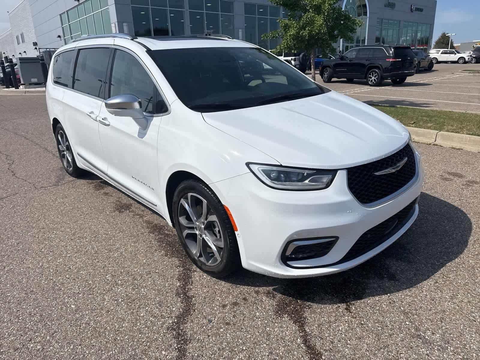 Thumbnail: 2022 Chrysler Pacifica - 7