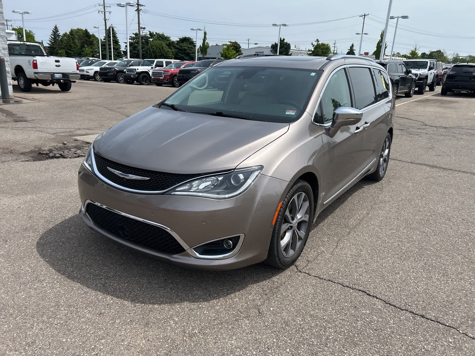 2018 Chrysler Pacifica Limited 3