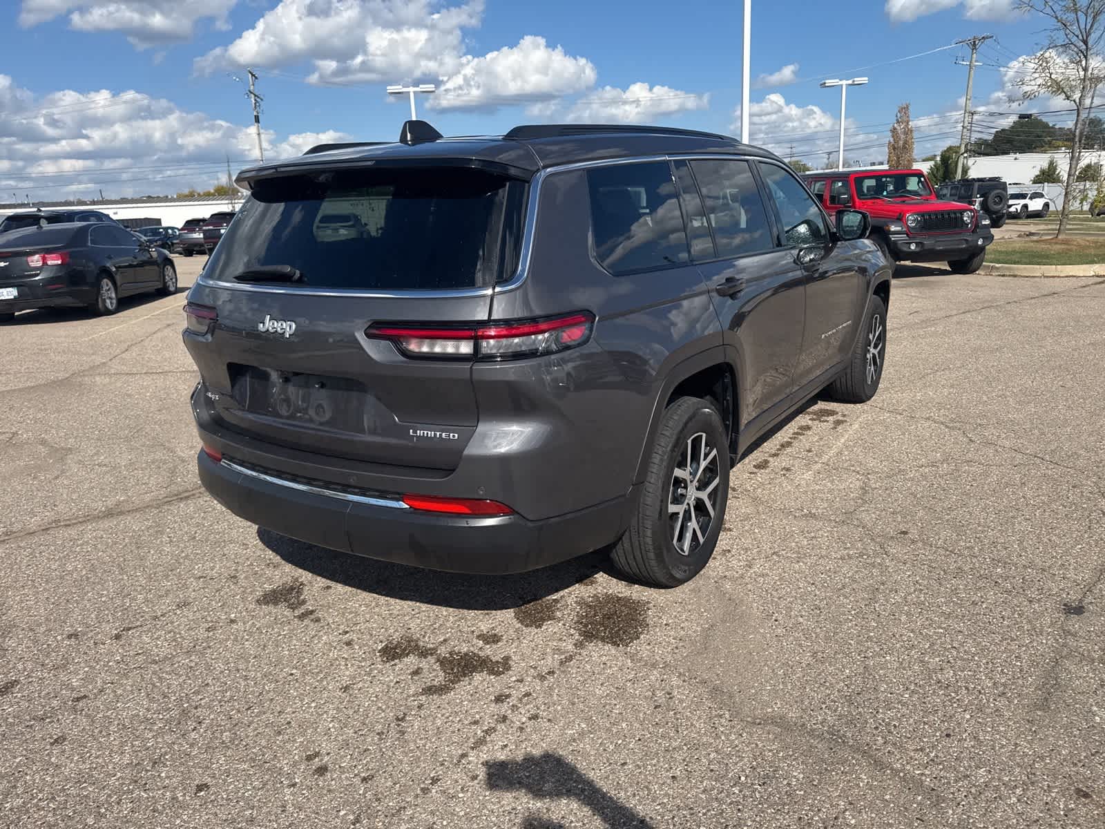 Thumbnail: 2024 Jeep Grand Cherokee L - 16