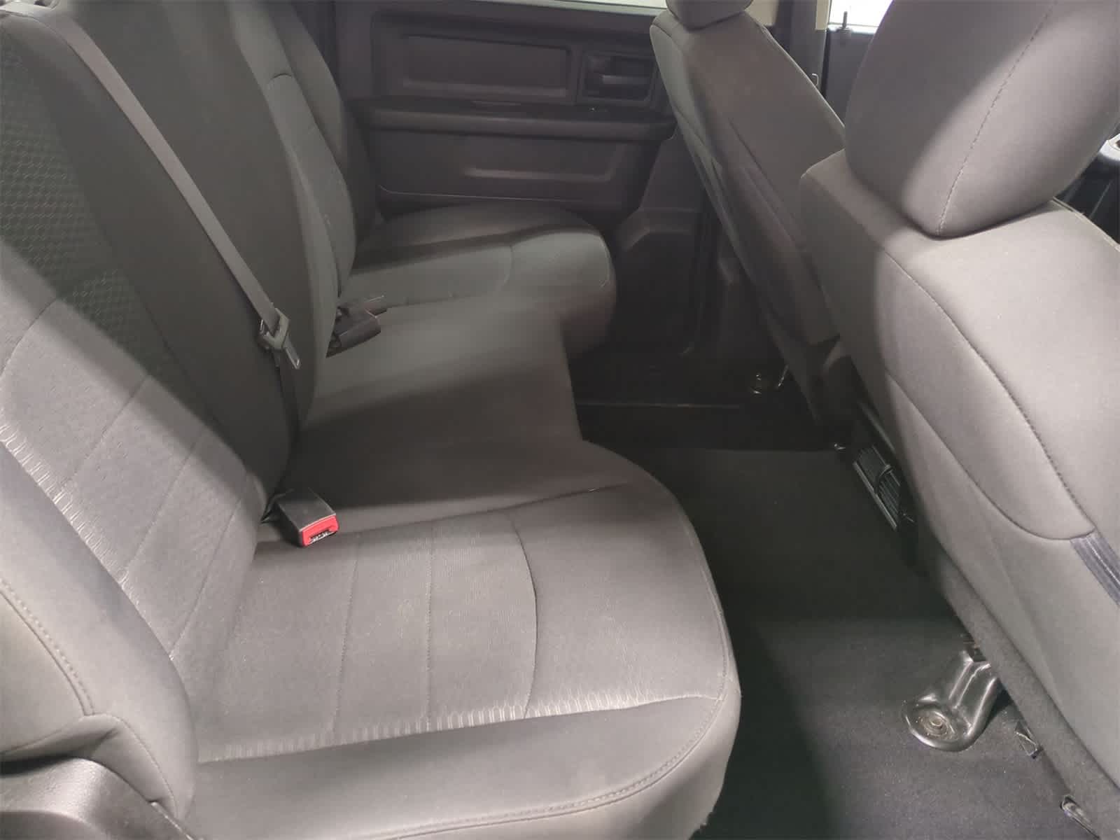 2019 RAM 1500 Classic Express 21