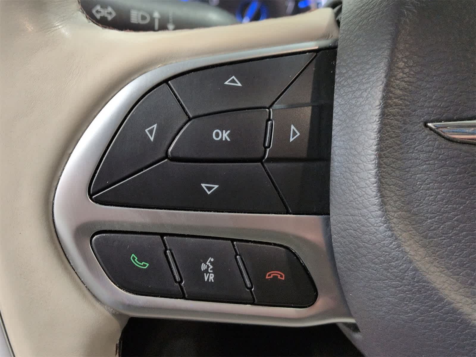 Thumbnail: 2017 Chrysler Pacifica - 27