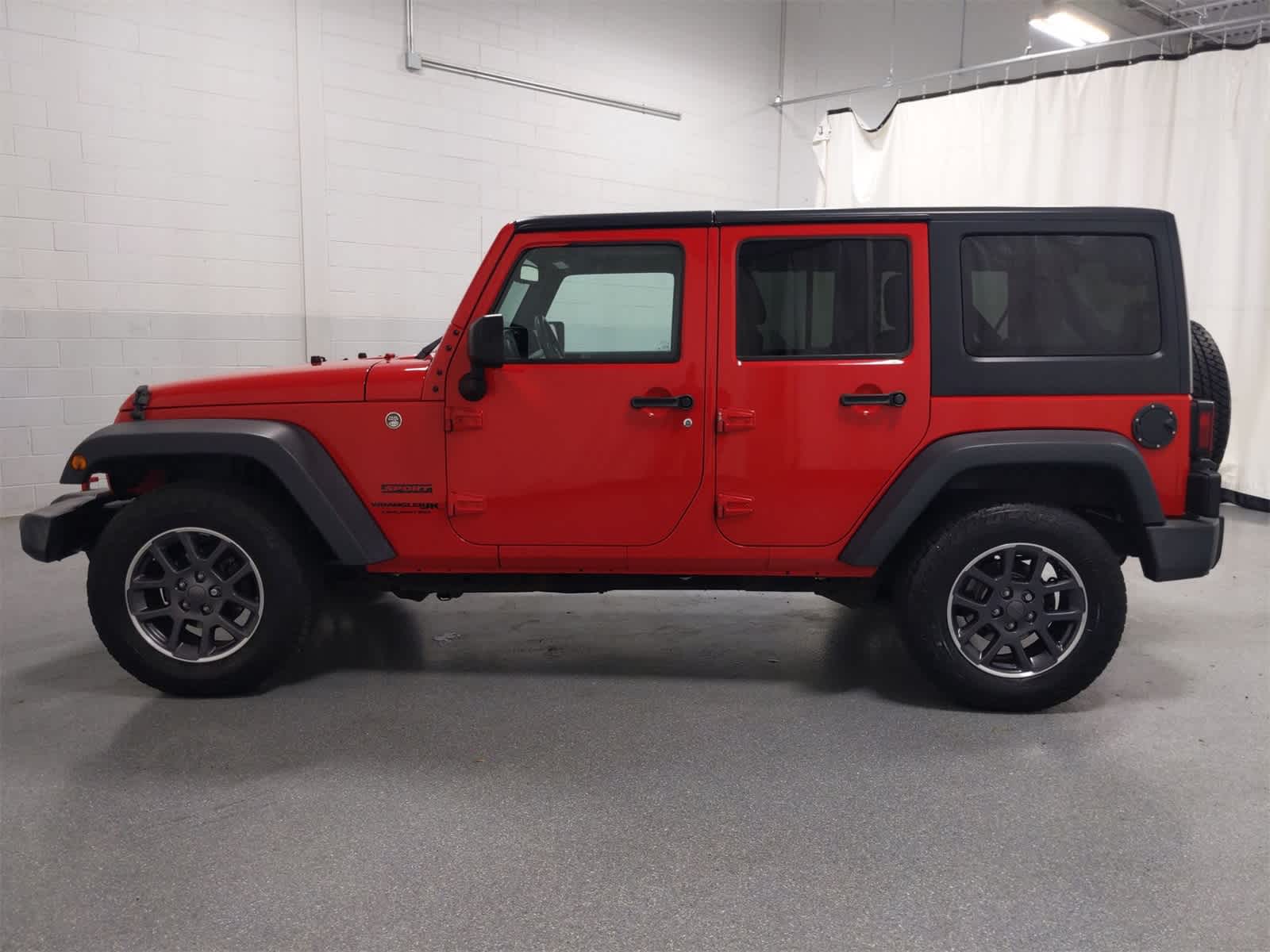 Thumbnail: 2018 Jeep Wrangler - 11