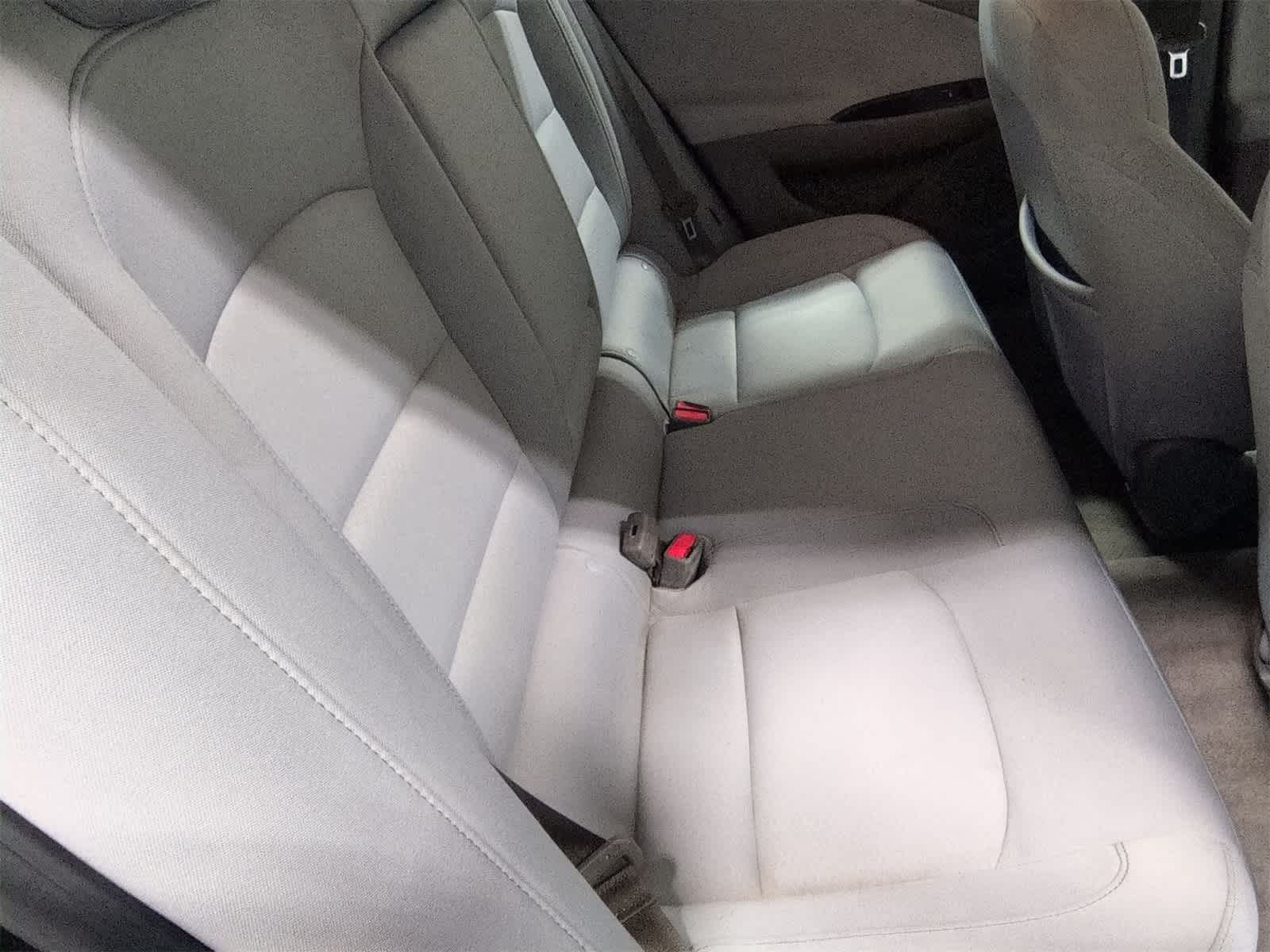 Thumbnail: 2018 Chevrolet Malibu - 21