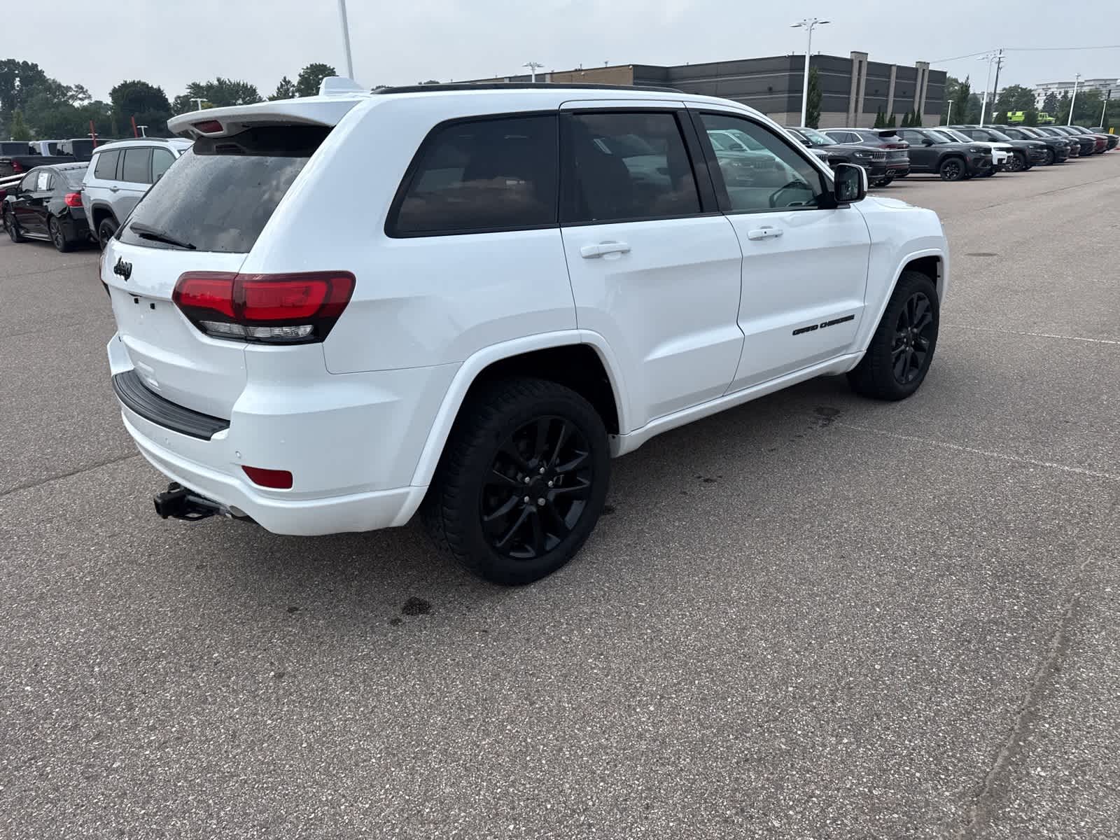 Thumbnail: 2021 Jeep Grand Cherokee - 16