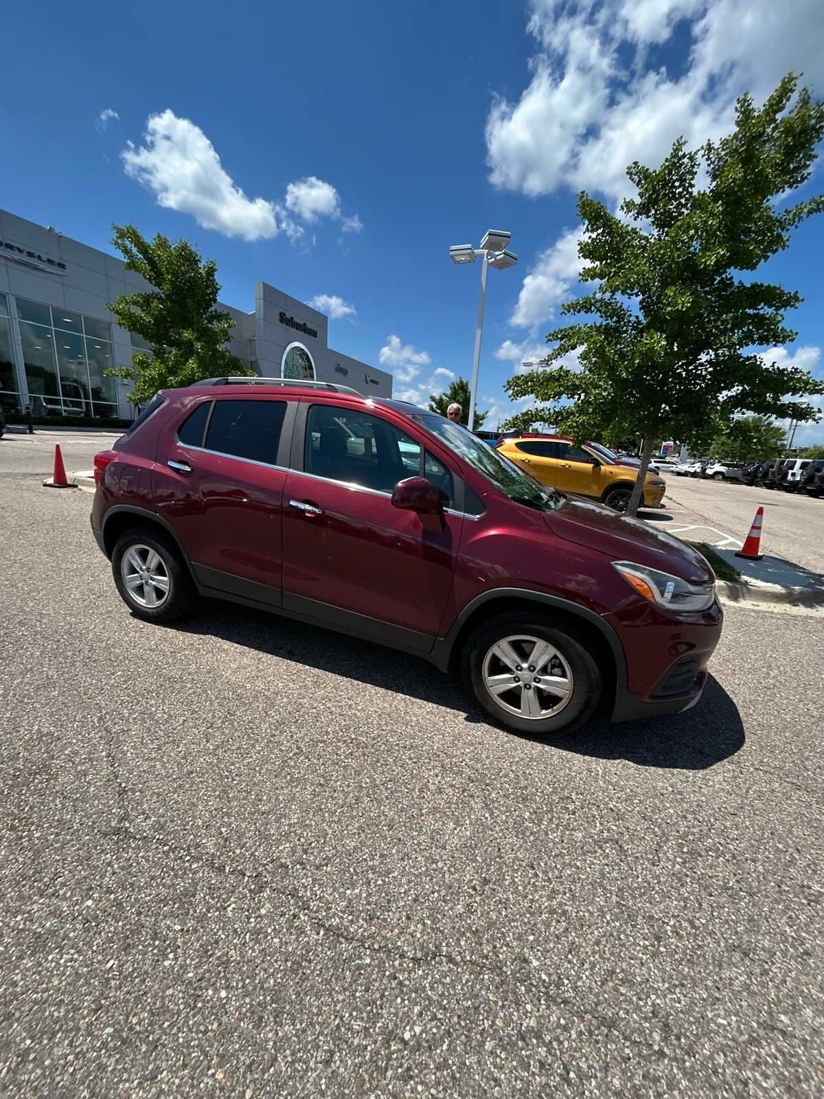 Thumbnail: 2017 Chevrolet Trax - 10