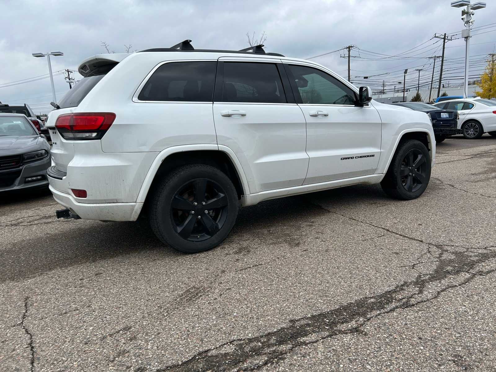 Thumbnail: 2015 Jeep Grand Cherokee - 13