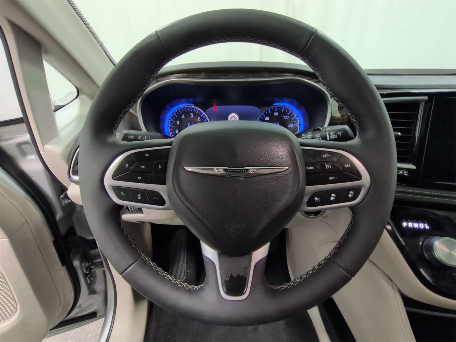 Thumbnail: 2024 Chrysler Pacifica - 25