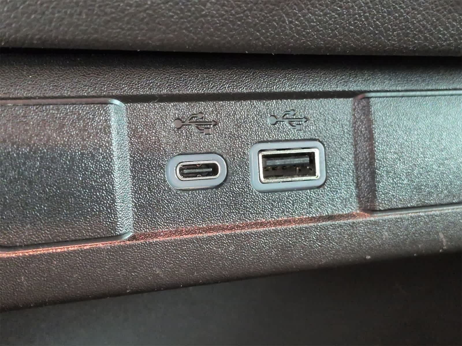 Thumbnail: 2023 Chevrolet Colorado - 31