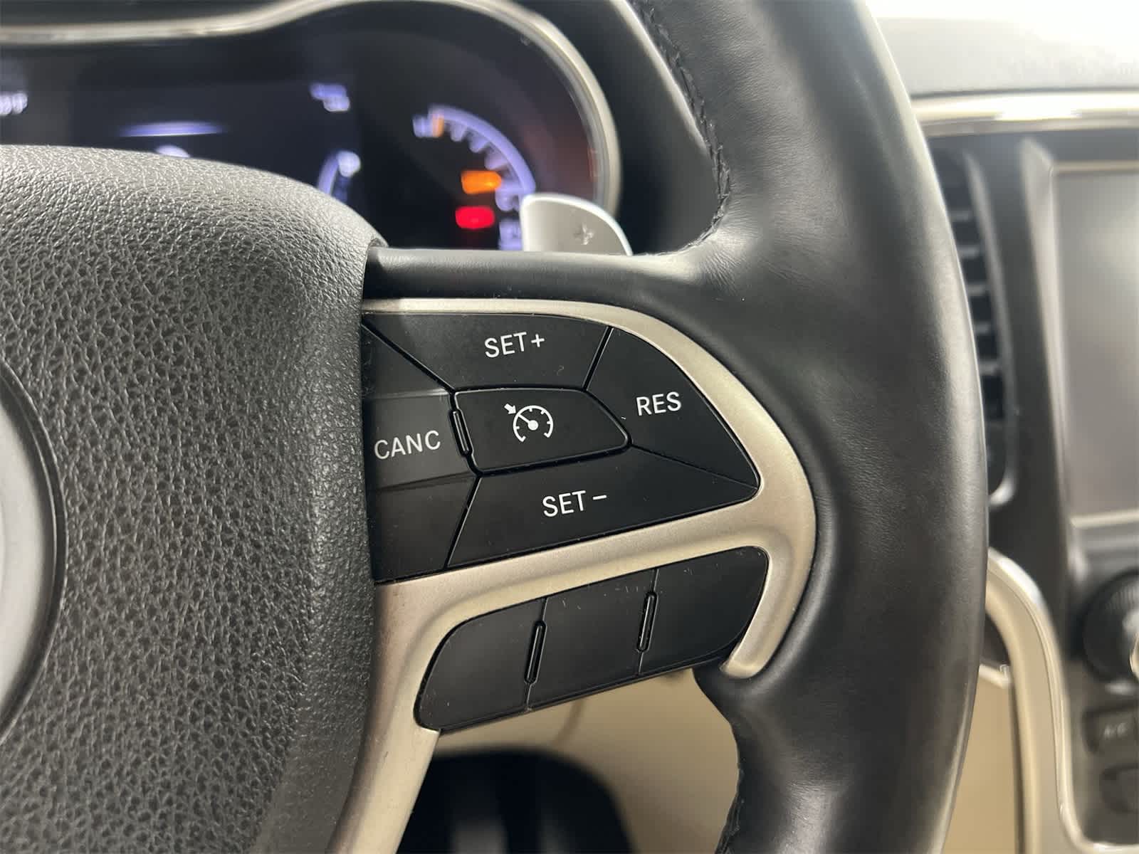 Thumbnail: 2015 Jeep Grand Cherokee - 27