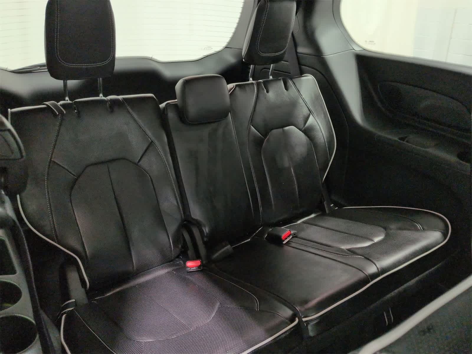 Thumbnail: 2022 Chrysler Pacifica - 40