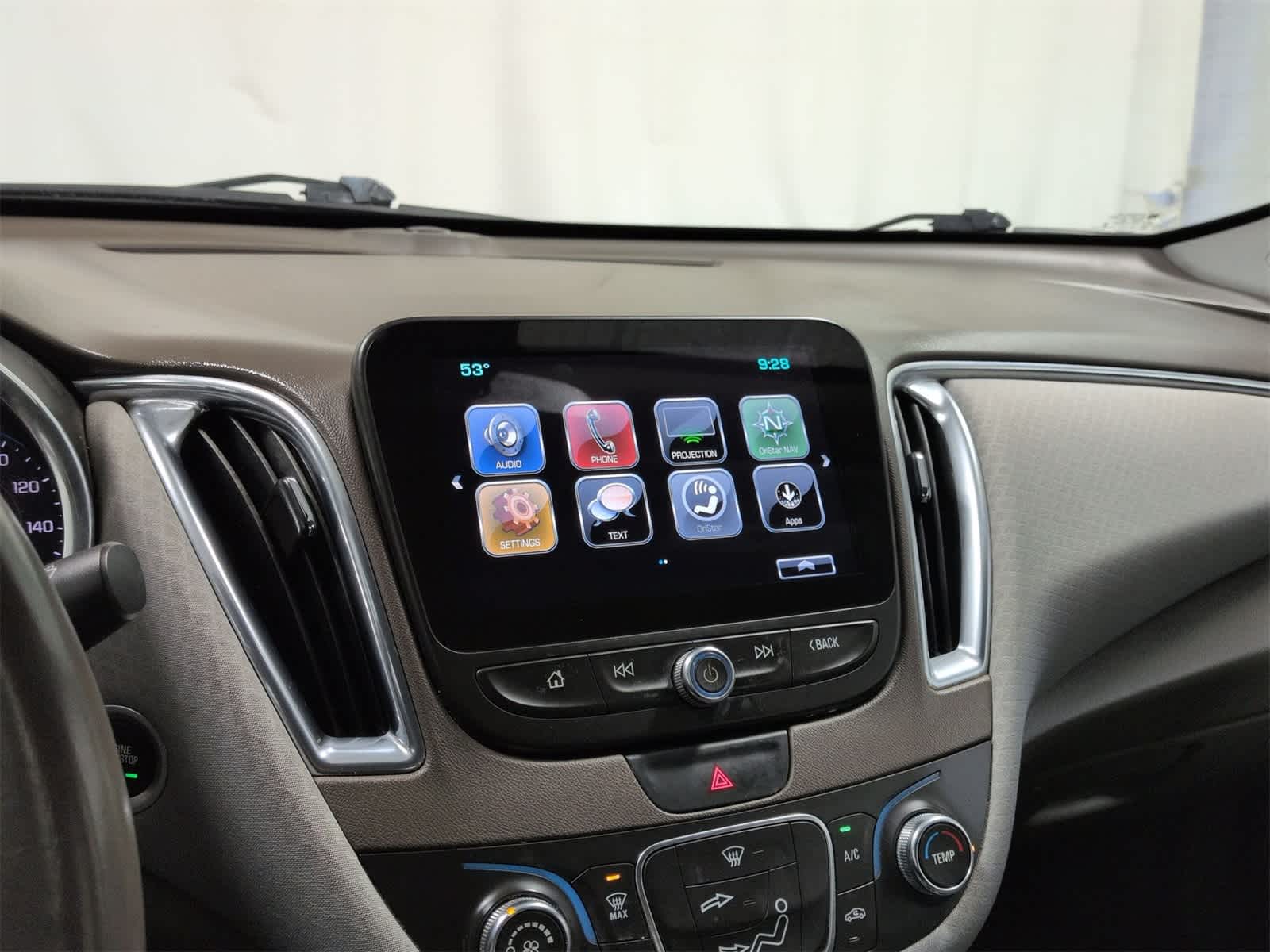 Thumbnail: 2018 Chevrolet Malibu - 28