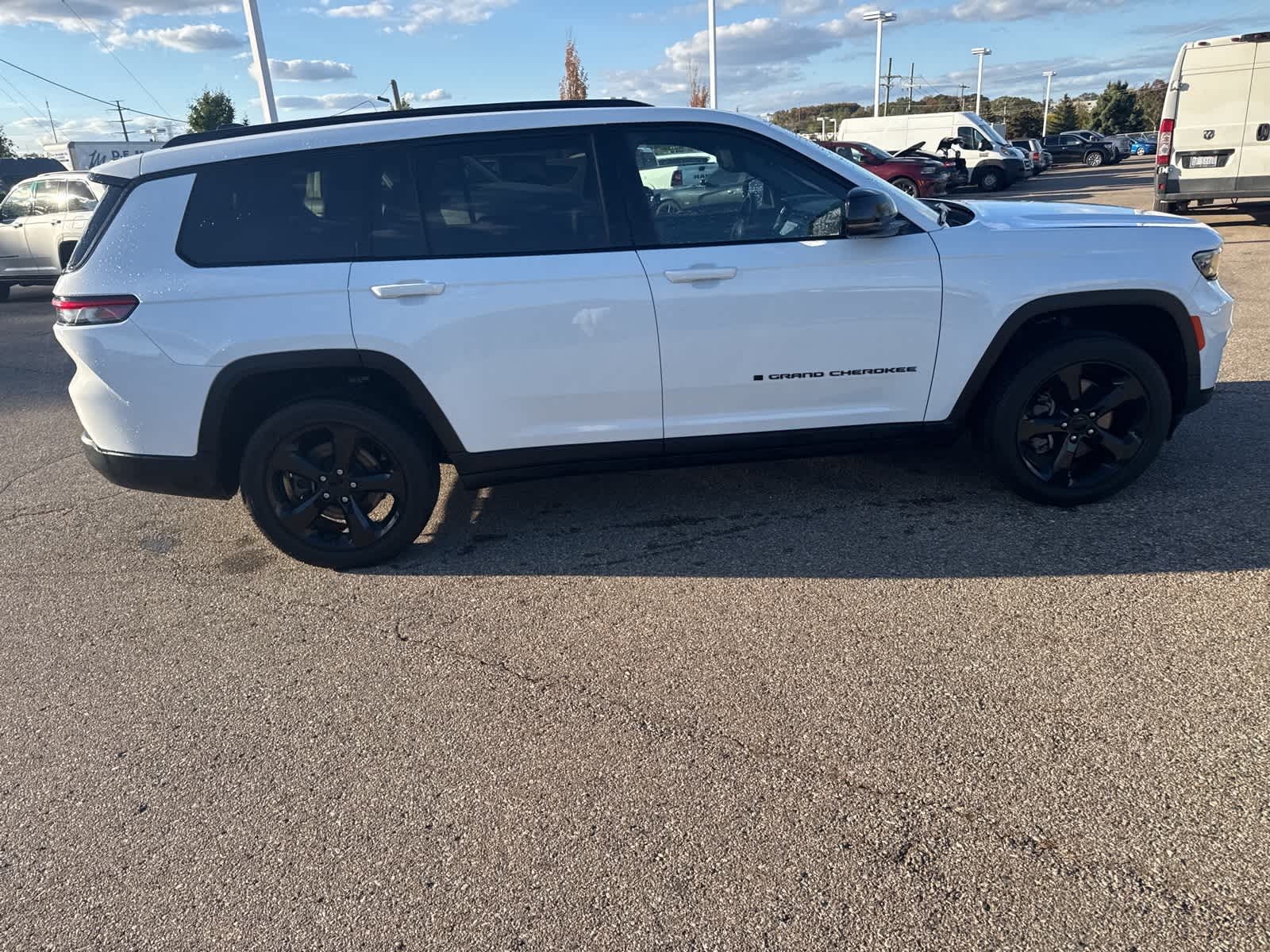 Thumbnail: 2023 Jeep Grand Cherokee L - 13