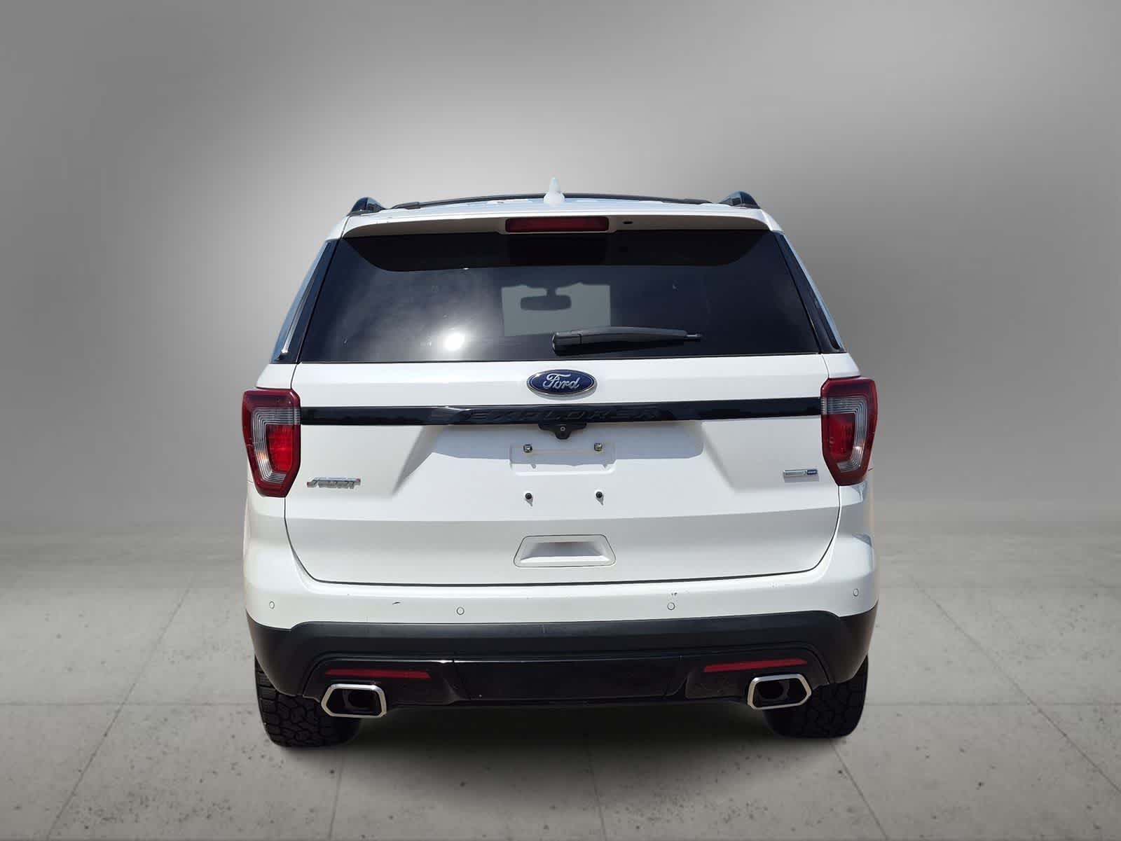 Thumbnail: 2016 Ford Explorer - 7