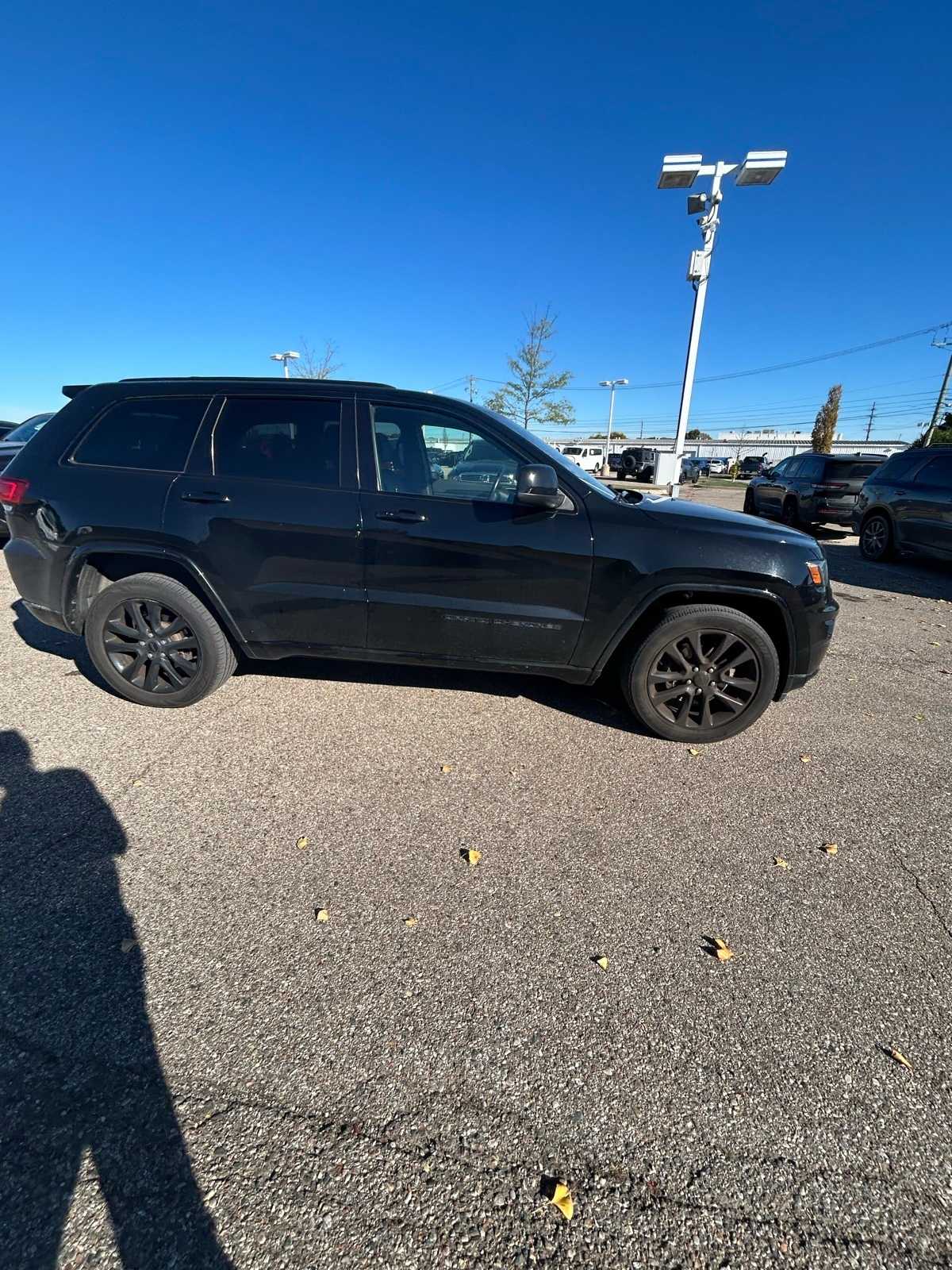 Thumbnail: 2019 Jeep Grand Cherokee - 9