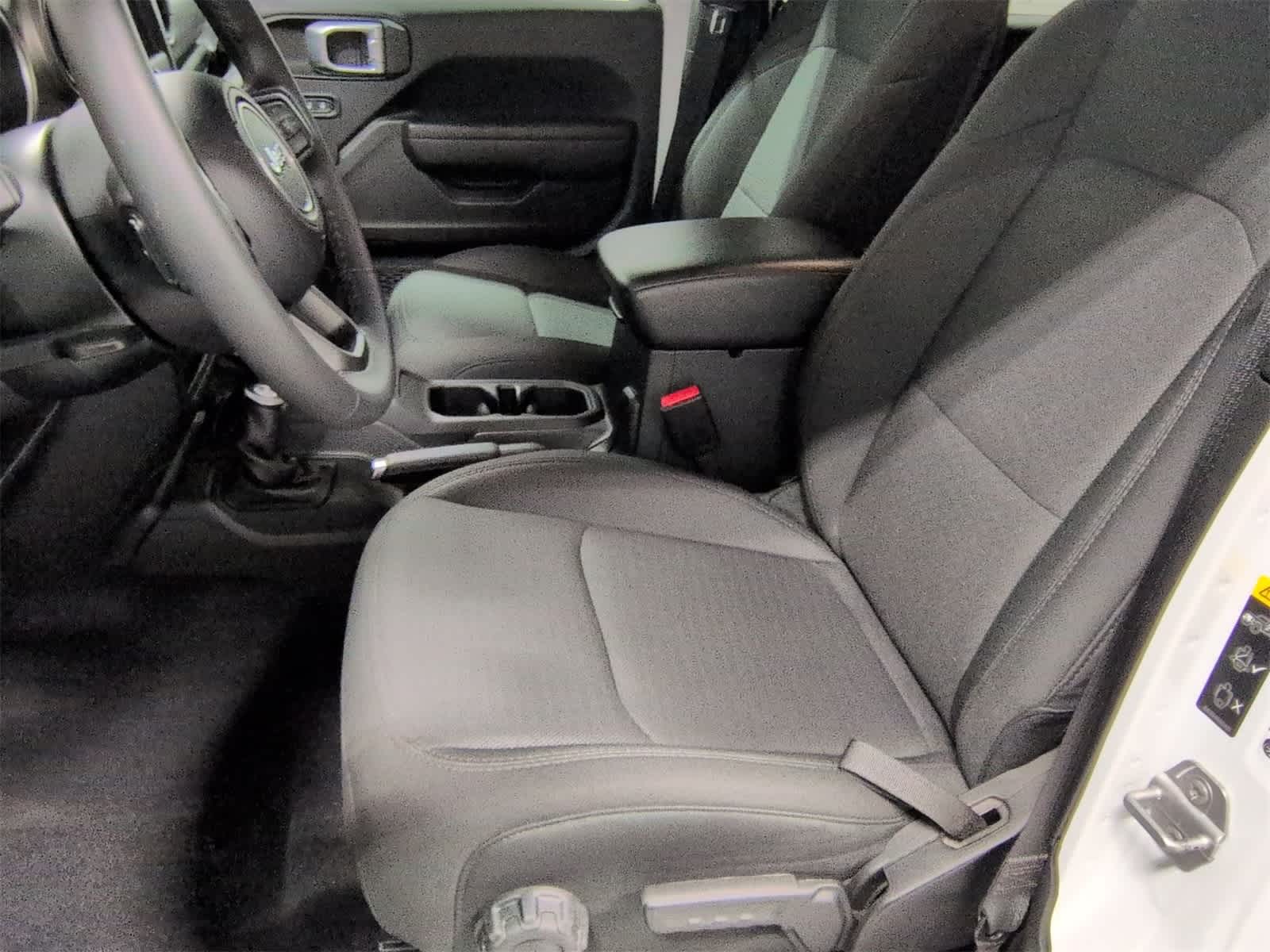 Thumbnail: 2022 Jeep Wrangler - 16